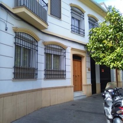 HOUSE WITH PARKING AND TRASTERO-SANTA MARINA - Córdoba capital- Sale € 300.000