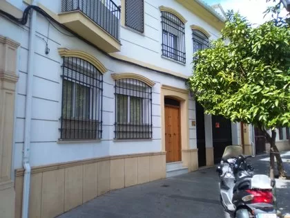 HOUSE WITH PARKING AND TRASTERO-SANTA MARINA - Córdoba capital- Sale € 300.000